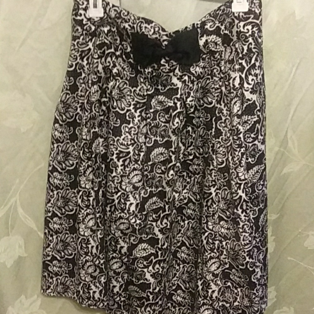 Black floral pleated skirt wirh bow